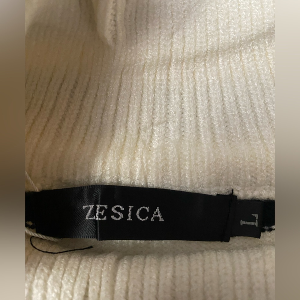 Zesica Black and White Striped Women’s Cozy Sweater Size Lg - Picture 7 of 8